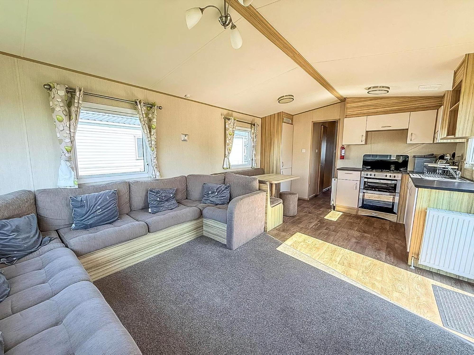 6 Berth Caravan For Hire With Wifi At Seawick Holiday Park In Essex Ref 27025Hv Clacton-on-Sea Esterno foto